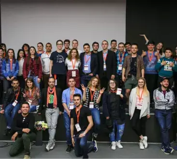 Weband спонсорира и организира конференция 'Код Motion'.